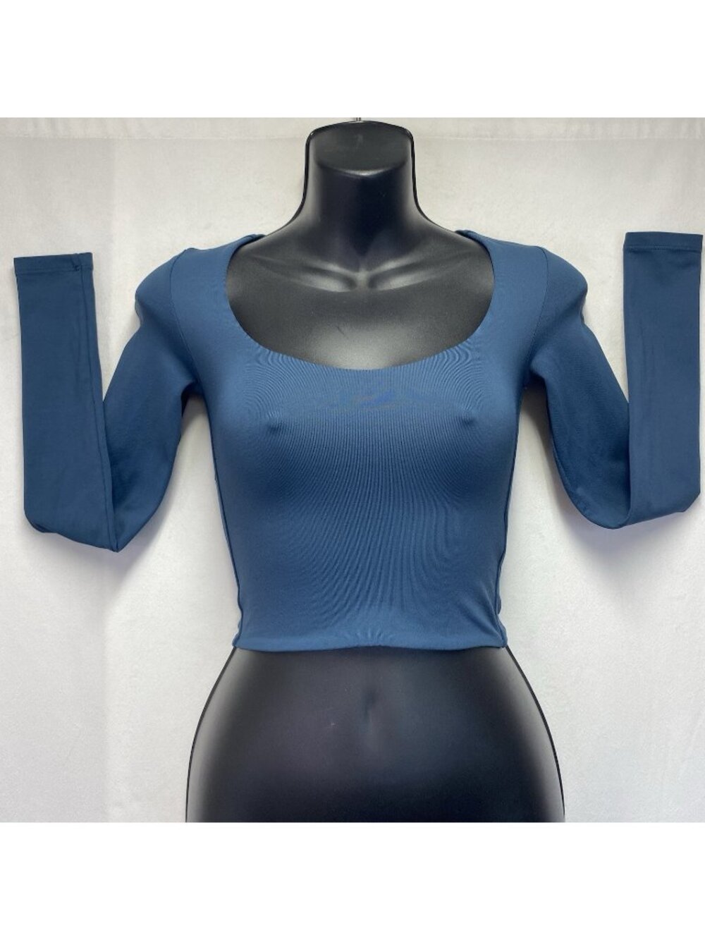 Aritzia Babaton Contour Scoop Neck Long Sleeve Crop Top Women Size 2XS Blue Teal